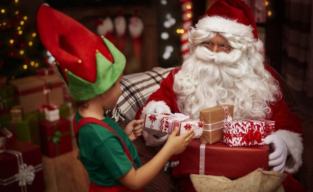 Od sprzedaży choinek po Mikołaja. Ile można zarobić przed świętami?
