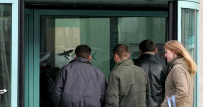 Od stycznia do grudnia ubiegłego roku zwolniono 11 tys. 478 pracowników /AFP
