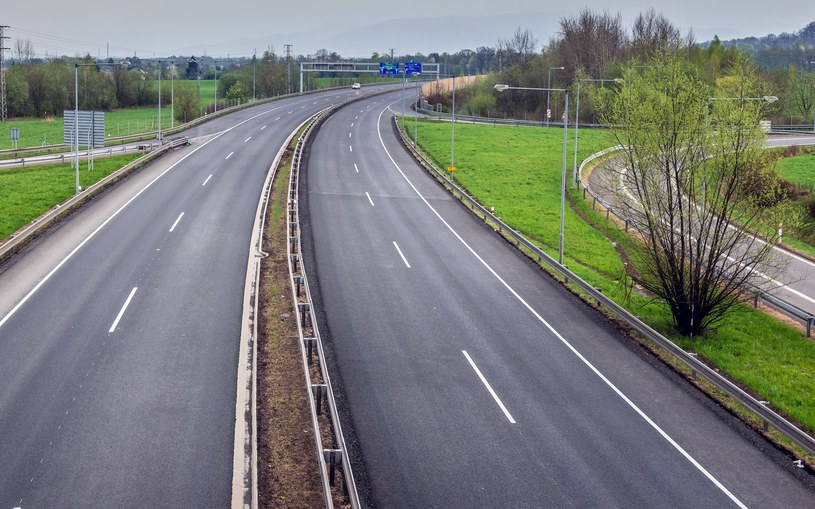 Od stycznia niektórymi autostradami w Czechach będzie można jeździć 150 km/h. Trzeba jednak uważać na drastyczną podwyżkę mandatów /123RF/PICSEL
