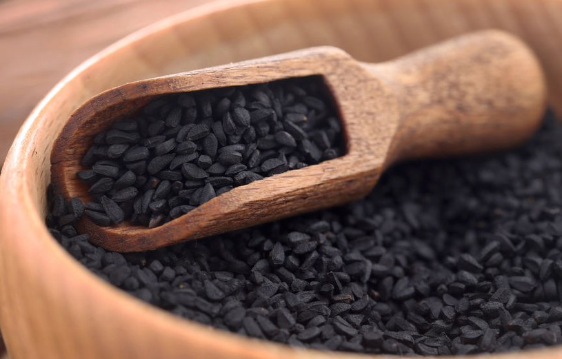 Od tygodnia piję czarnuszkę. Zaskakujące efekty zdrowotne