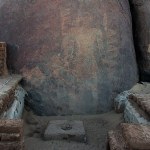 Od tysięcy lat "pilnuje" Sudanu. Tajemnicza postać wykuta we wzgórzu