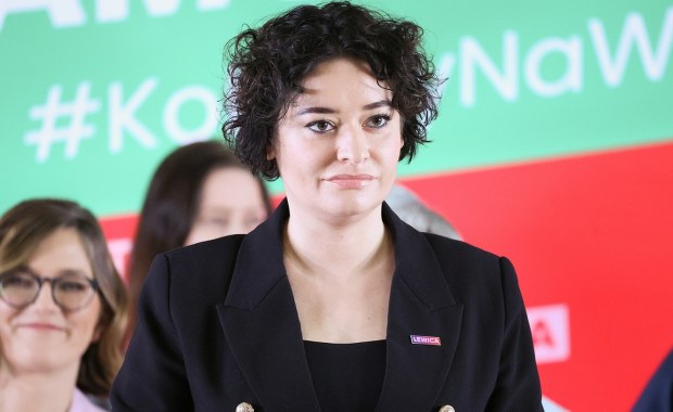 Od "wy...aj" do goździków. Żukowska przeprasza Hołownię