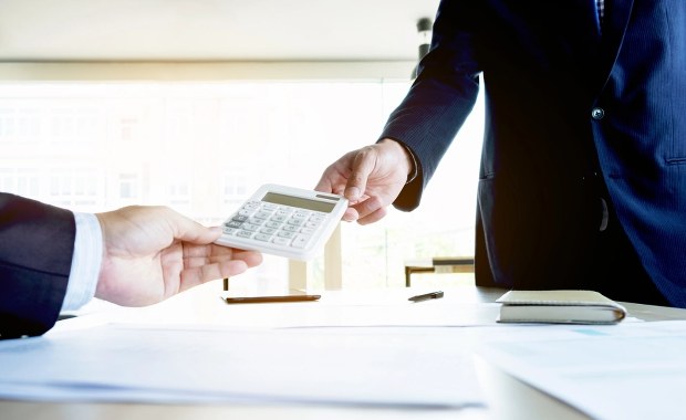 Od złożenia wniosku po wypłatę środków. Jak przebiega proces kredytowy?