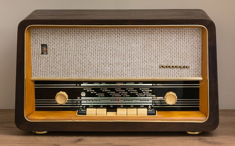 Odbiornik radiowy Światowid z 1964 roku, wyprodukowany przez Zakłady Radiowe im. Marcina Kasprzaka w Warszawie /Jacek Halicki /Wikipedia