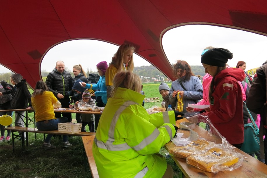 Odbiory pakietów startowych /Józef Polewka /RMF FM