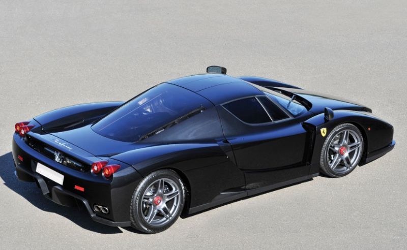 Odbudowane Ferrari Enzo /Informacja prasowa