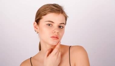 Odbuduj zniszczoną barierę skóry kawitacją z ampułkami ceramidowymi