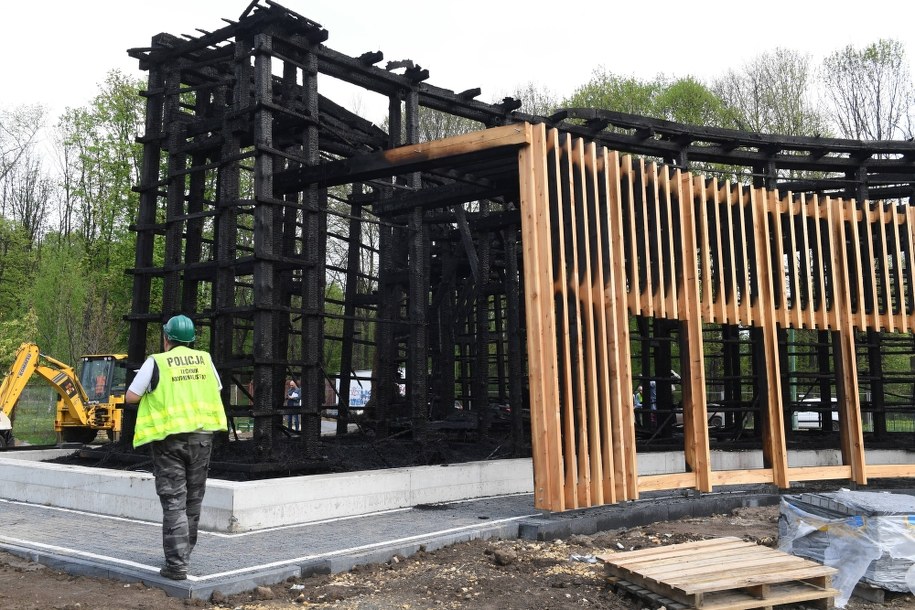 Odbudują spaloną tężnię solankową w Nowej Hucie / 	Jacek Bednarczyk    /PAP