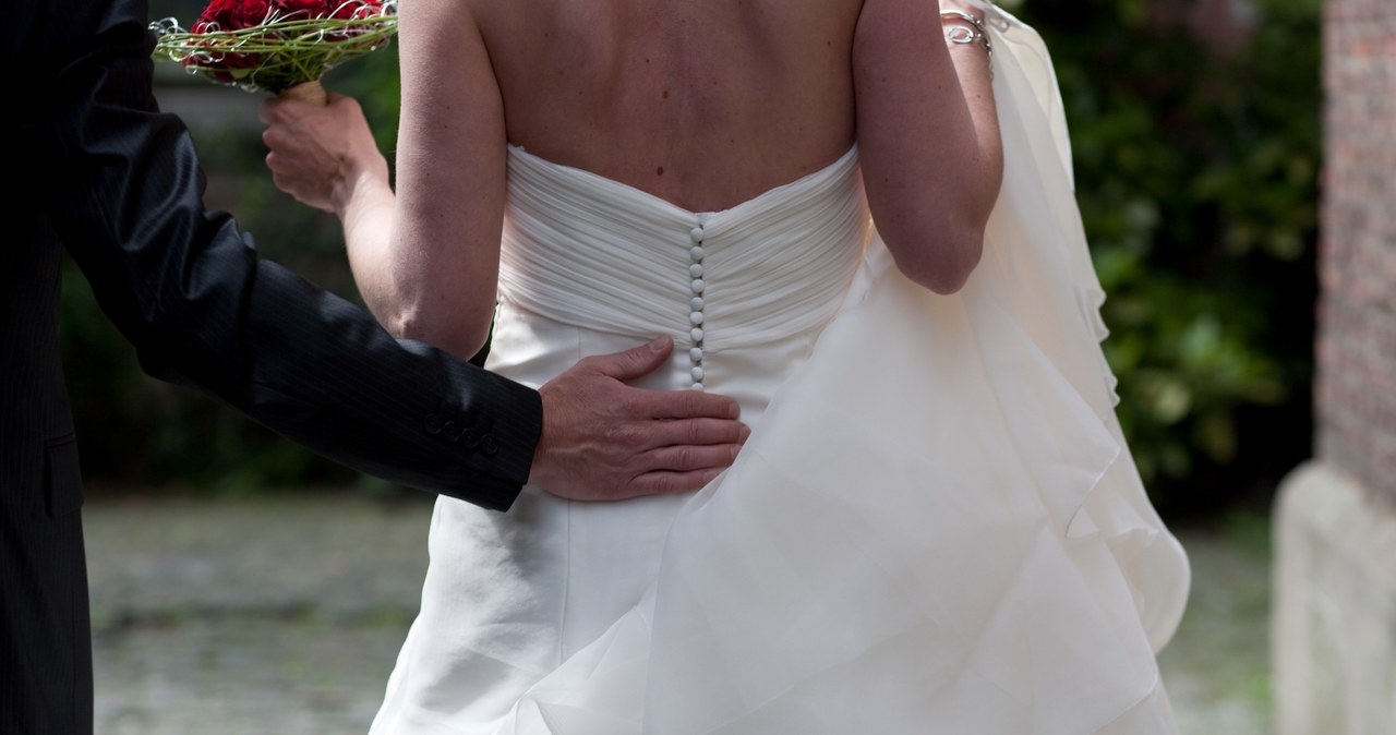 Odchudzanie przed ślubem może skończyć się fatalnie /123RF/PICSEL