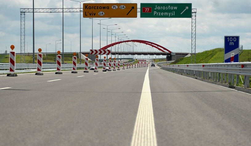 Odcinek autostrady A4 między Rzeszowem, a Jarosławiem, został wreszcie otwarty /Łukasz Solski /East News