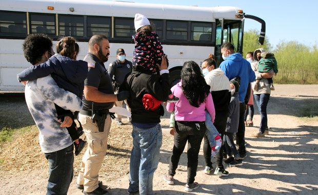 Odcisk palca i adres. Nielegalni imigranci w USA muszą się zarejestrować