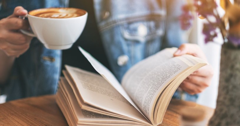 Oddaj książkę i dostań kawę za darmo! /adobestock /INTERIA.PL