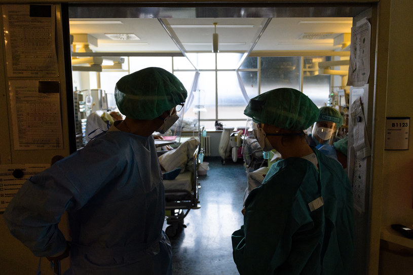 Oddział covidowy szpitala w Niemczech /JENS SCHLUETER  /Getty Images