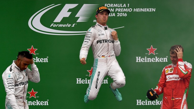 Odejść w blasku chwały. Rosberg kończy karierę /AFP