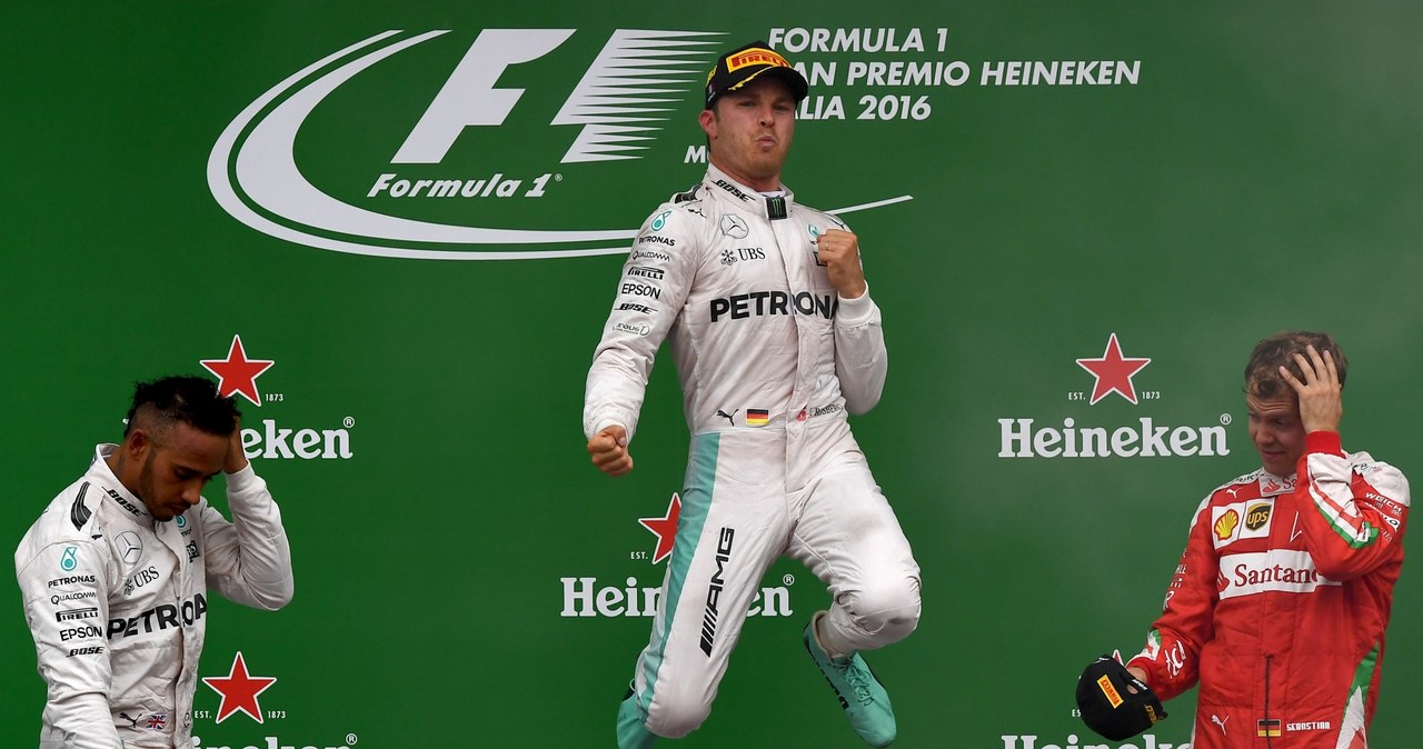 Odejść w blasku chwały. Rosberg kończy karierę /AFP