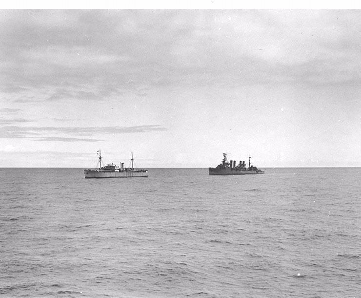 "Odenwald" i USS "Omaha" /US Navy Archives /INTERIA.PL/materiały prasowe