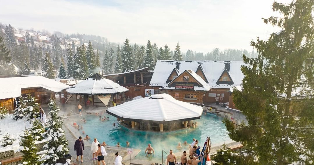 Один із найвідоміших комплексів з термальними водами у Шафлярах /Domena publiczna