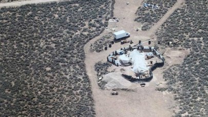 Odizolowane obozowisko i głodujące dzieci. Policja odnalazła szczątki małego chłopca