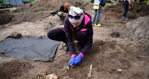 Odkrycie masowych grobów w Hucie Pieniackiej. Wstrząsające znaleziska na Ukrainie
