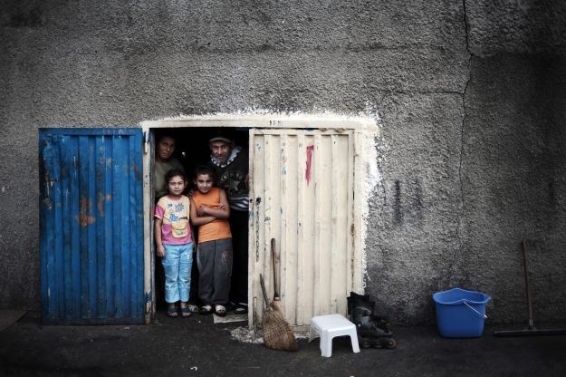 "Odkrycie wszystkich rodzin, które naprawdę potrzebują pomocy, to wysiłek" /AFP
