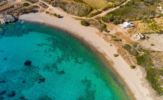 Odkryj raj na ziemi! Najczystsza plaża w Grecji zwycięzcą rankingu