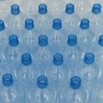 Odkryto enzym, który rozłoży plastikowe butelki