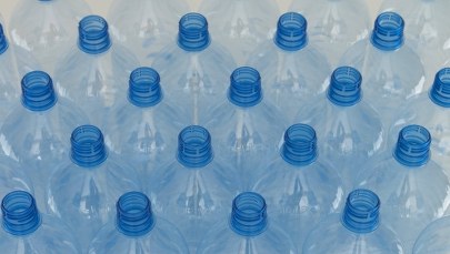 Odkryto enzym, który rozłoży plastikowe butelki