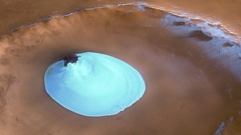 Odkryto ogromne pokłady lodu wodnego na Marsie. Ten fakt sprzyja kolonizacji /Geekweek