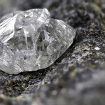Odkryto sposób na zginanie diamentów