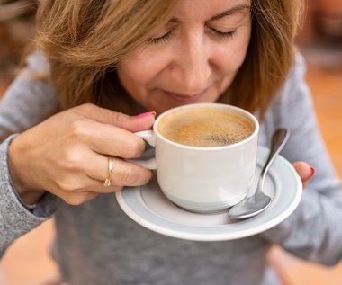 Odkryto związek pomiędzy piciem kawy a chorobą Parkinsona. Zależy od ilości kofeiny
