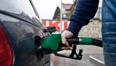 Odkurzaczem wypompowywał paliwo z auta. Spowodował wybuch na stacji paliw