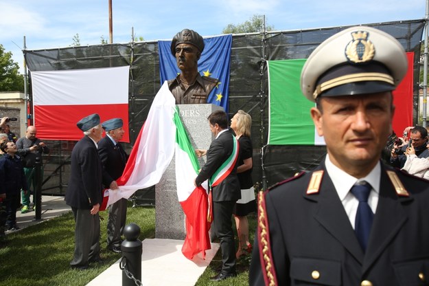 Odłonięcie popiersia gen. Andersa /Leszek Szymański /PAP