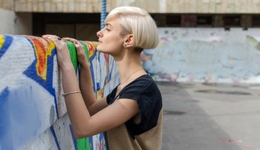 Odmładzające krótkie fryzury dla kobiet. Jakie cięcia będą modne w 2025 roku?