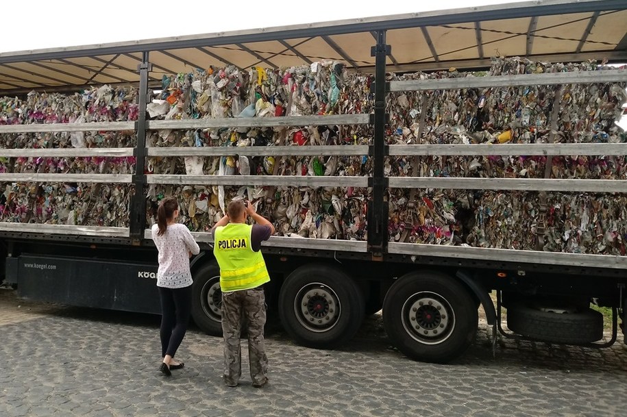 Odpady miały trafić na nielegalne składowisko w Dąbrowie Niemodlińskiej pod Opolem. /Główny Inspektorat Transportu Drogowego /