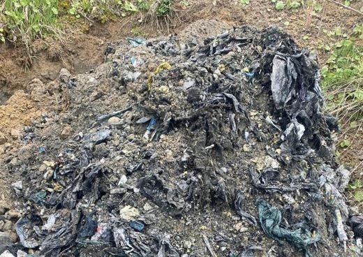 Odpady znalezione przez służby /Policja Mazowiecka  /Policja