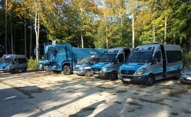 Odpalili race podczas meczu Gryfa z Lechią. Mają zarzut