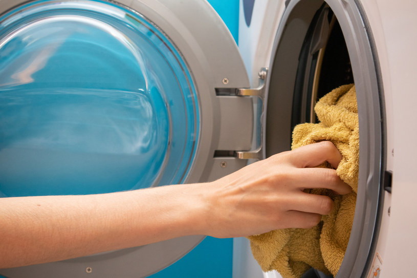 Odpowiednie pranie ręczników oraz pościeli sprawi, że tkaniny będą służyć przez lata /123RF/PICSEL