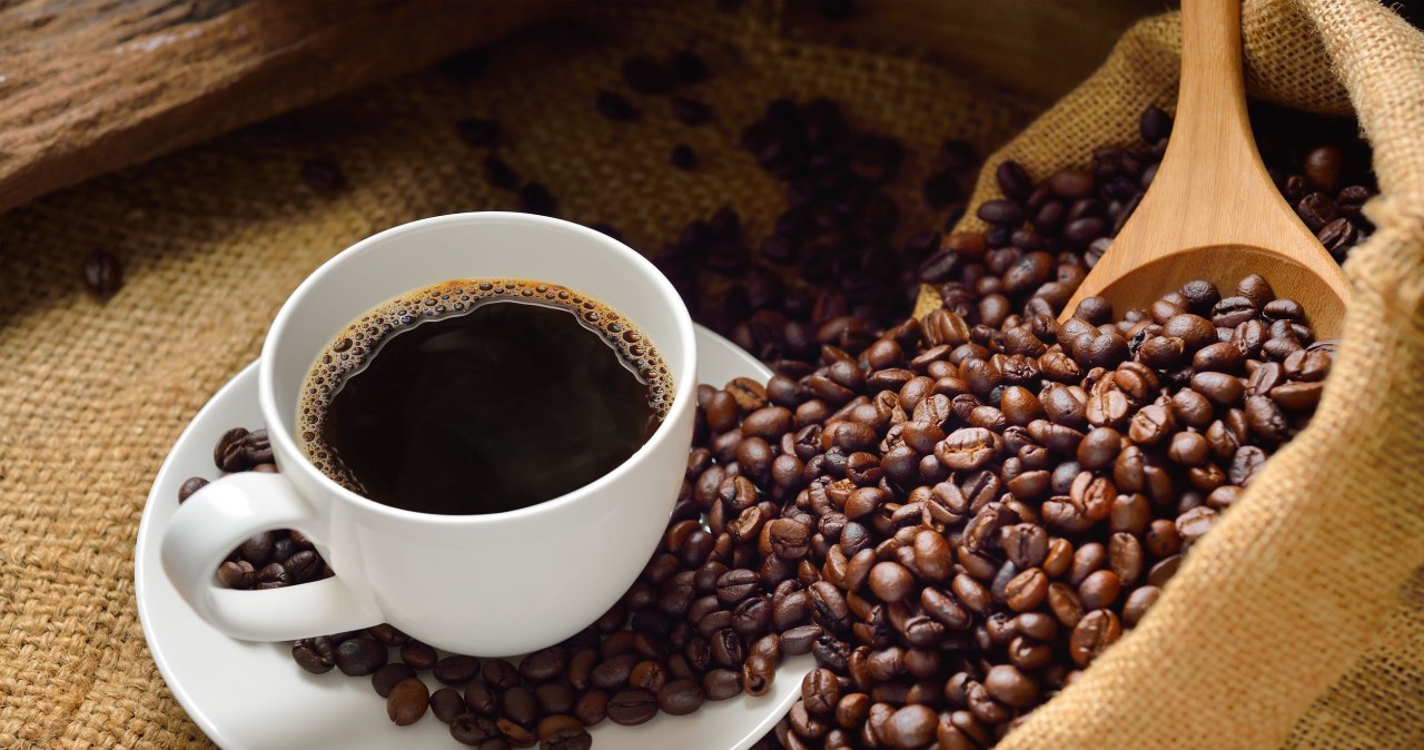 Odpowiednie przechowywanie kawy jest kluczowe dla zachowania jej aromatu i smaku. Jak powinniśmy to robić? /123RF/PICSEL