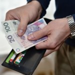 zwolnienie odprawa Odprawa przy zwolnieniu z pracy. Kiedy pracownikowi należą się te pieniądze?