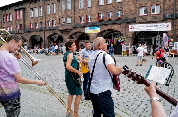 "Odpust u Babci Anny" na katowickim zabytkowym osiedlu Nikiszowiec w Katowicach - lipiec 2020 r. /Andrzej  Grygiel /PAP