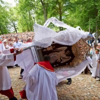 Odpust w Wejherowie - taniec feretronów