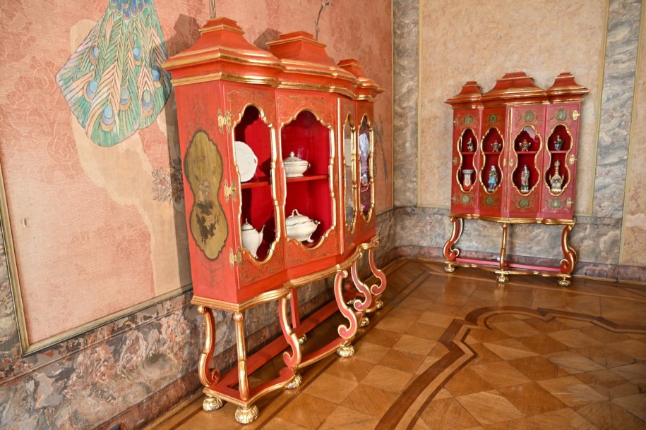 Odrestaurowane gabloty /Maciej Kulczyński /PAP