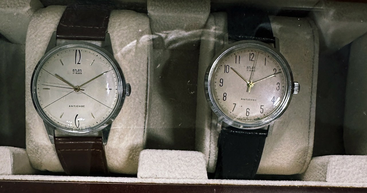 Odrestaurowane zegarki z dawnych lat osiągają dziś imponujące ceny. /Stach Antkowiak/REPORTER /East News