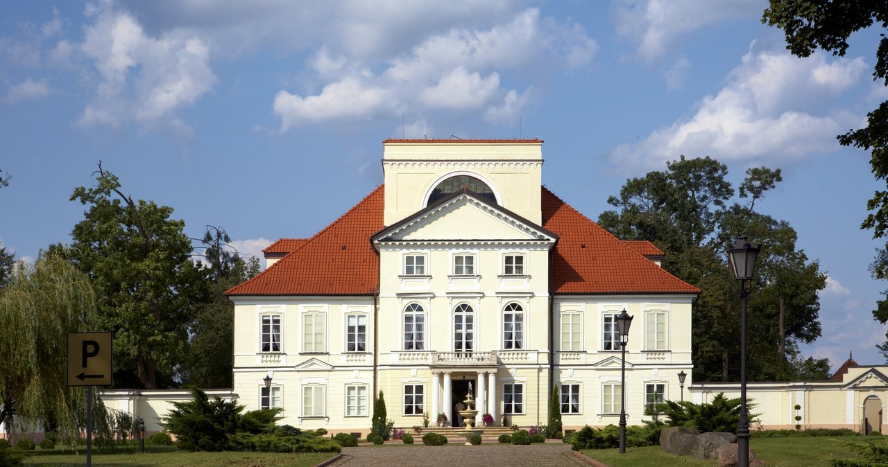 Odrestaurowany pałac trafił na licytację komorniczą /Rafal Jablonski /East News