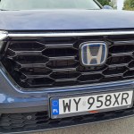 Odrywają znaczki i rzucają na ziemię. Złodzieje szukają tego co za nimi