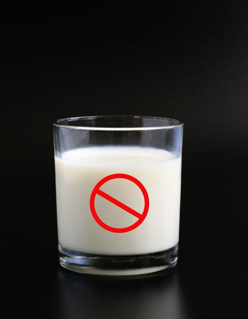 Odrzucając mleko, narażamy się na osteoporozę /123RF/PICSEL