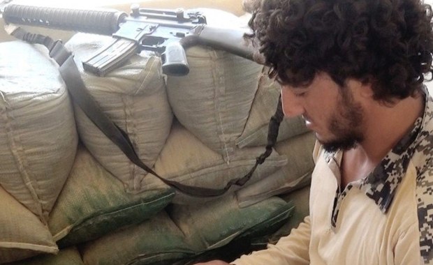 Odsiadujący dożywocie terrorysta skarży się na "zachodni" szampon 