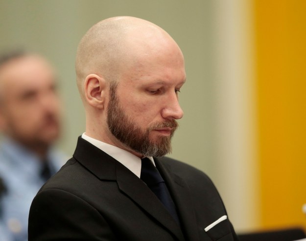 Odsiadujący wyrok w Norwegii masowy morderca Anders Behring Breivik zmienił imię i nazwisko /LISE AASERUD /PAP/EPA
