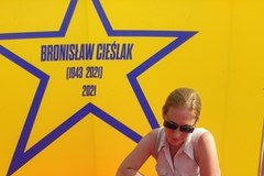 Odsłonięcie gwiazdy Bronisława Cieślaka i maraton serialu "07 zgłoś się" w Krakowie 