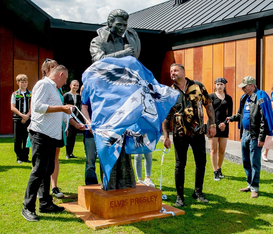 Odsłonięcie pomnika Elvisa Presleya w Zawadzie / Kamil Knapiński /RMF FM
